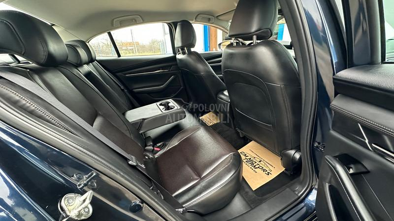 Mazda 3 2.0 SKYACTIV LUXURY