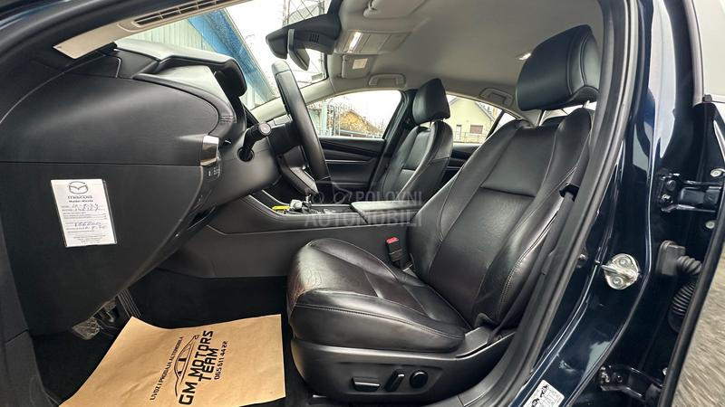 Mazda 3 2.0 SKYACTIV LUXURY