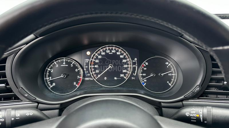 Mazda 3 2.0 SKYACTIV LUXURY