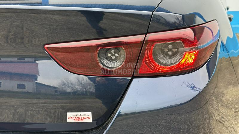 Mazda 3 2.0 SKYACTIV LUXURY