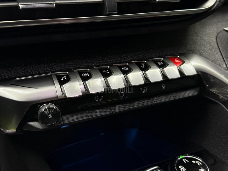 Peugeot 3008 1.5hdi/ALLURE/N0V