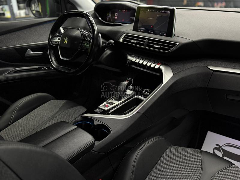 Peugeot 3008 1.5hdi/ALLURE/N0V