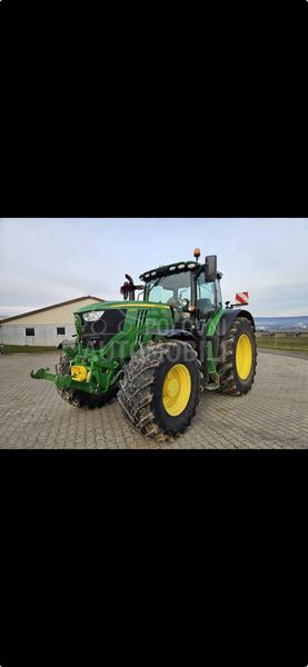 John Deere 6215R