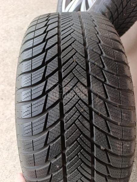 Bridgestone 255/55 R19 Zimska