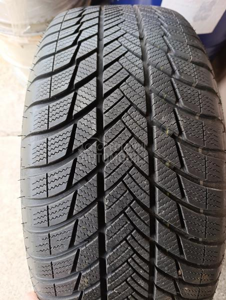 Bridgestone 255/55 R19 Zimska