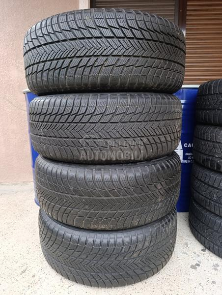 Bridgestone 255/55 R19 Zimska