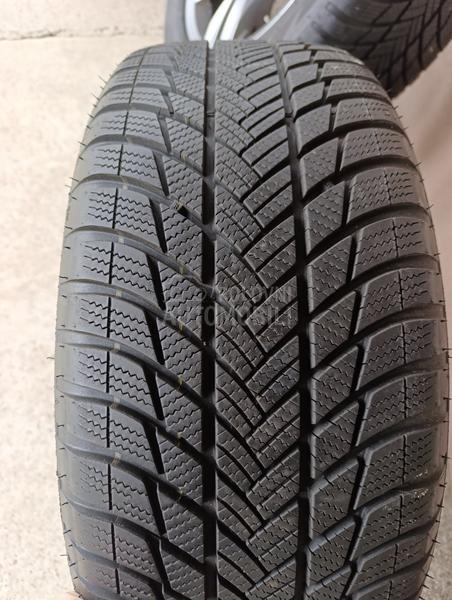 Bridgestone 255/55 R19 Zimska