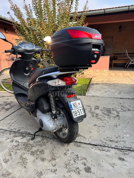 Piaggio Fly