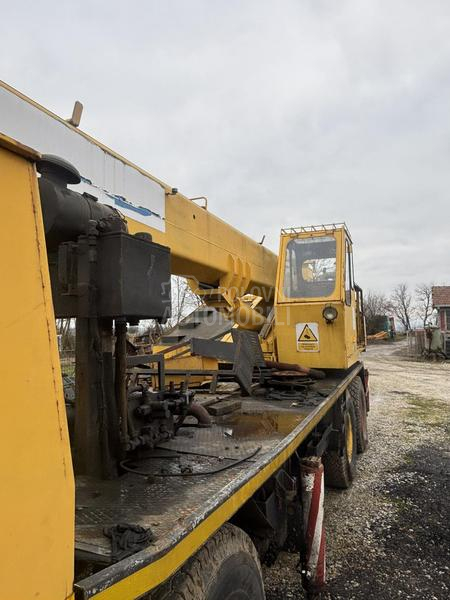 Liebherr metalna 1030