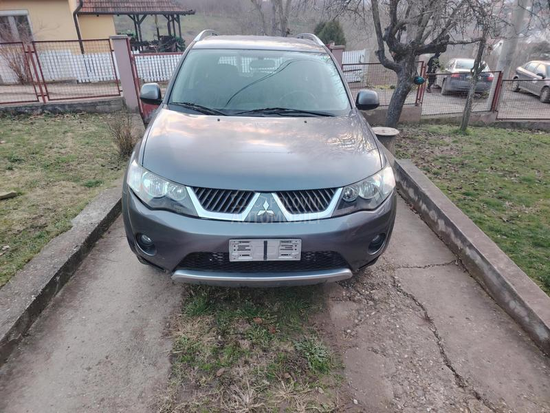 Mitsubishi Outlander 