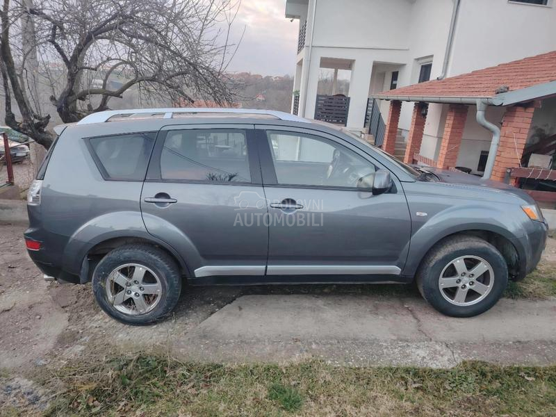 Mitsubishi Outlander 
