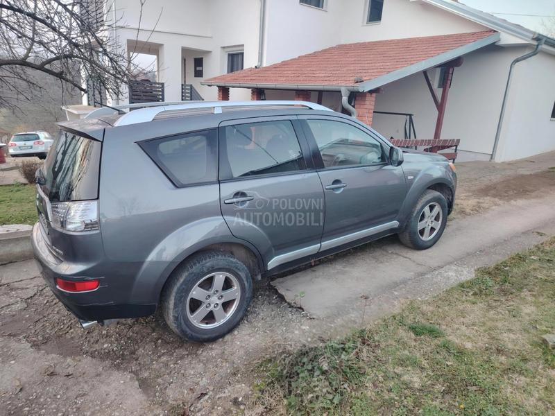 Mitsubishi Outlander 