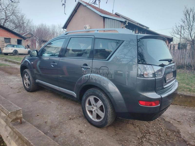 Mitsubishi Outlander 
