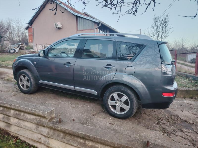 Mitsubishi Outlander 