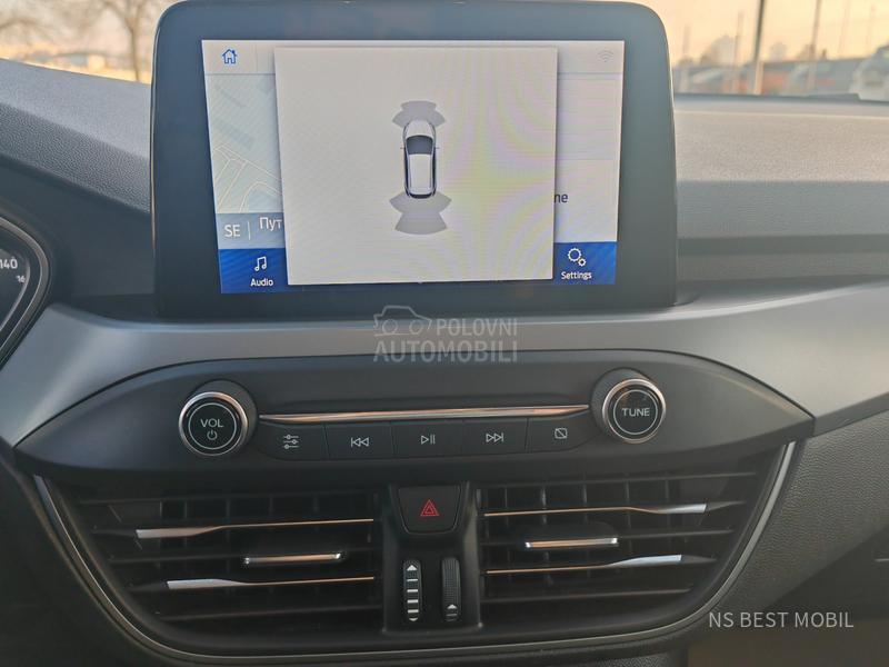 Ford Focus 1.5TDCi LED/NAV/PDC