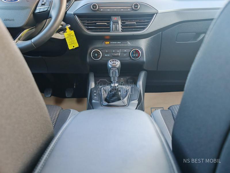 Ford Focus 1.5TDCi LED/NAV/PDC