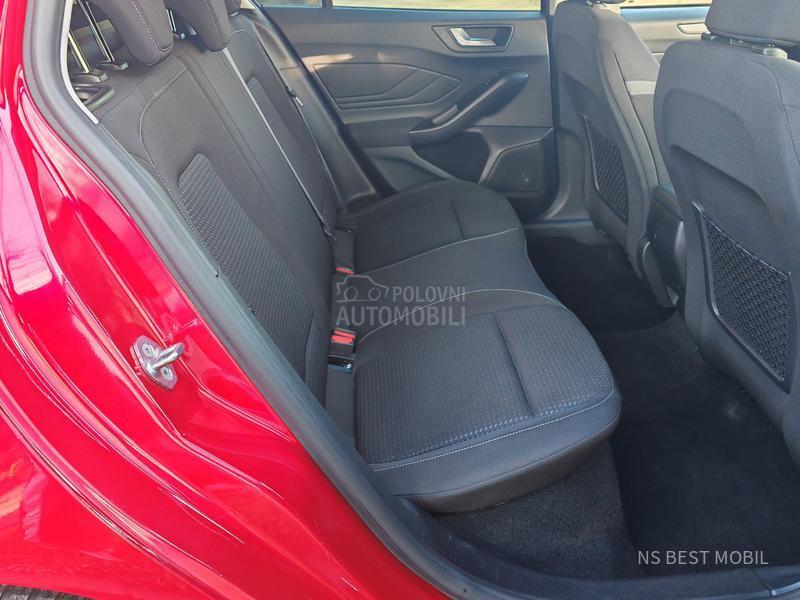 Ford Focus 1.5TDCi LED/NAV/PDC