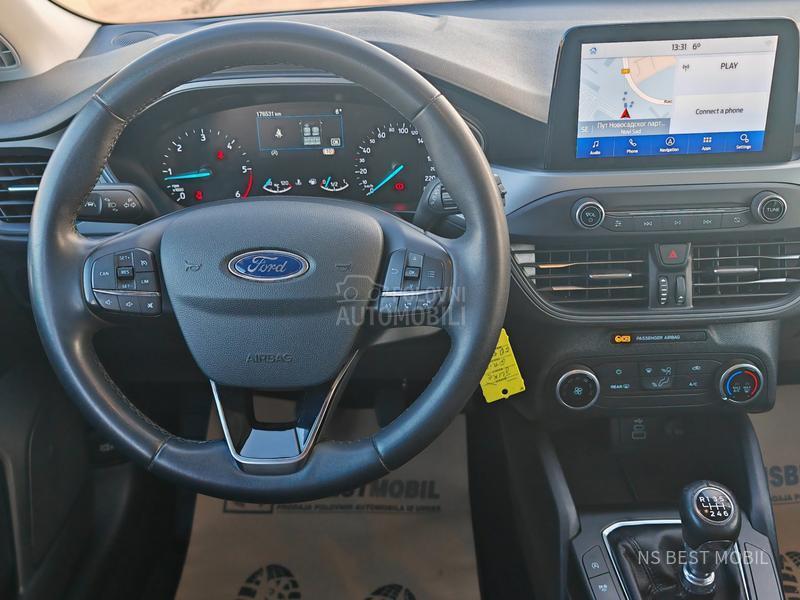 Ford Focus 1.5TDCi LED/NAV/PDC