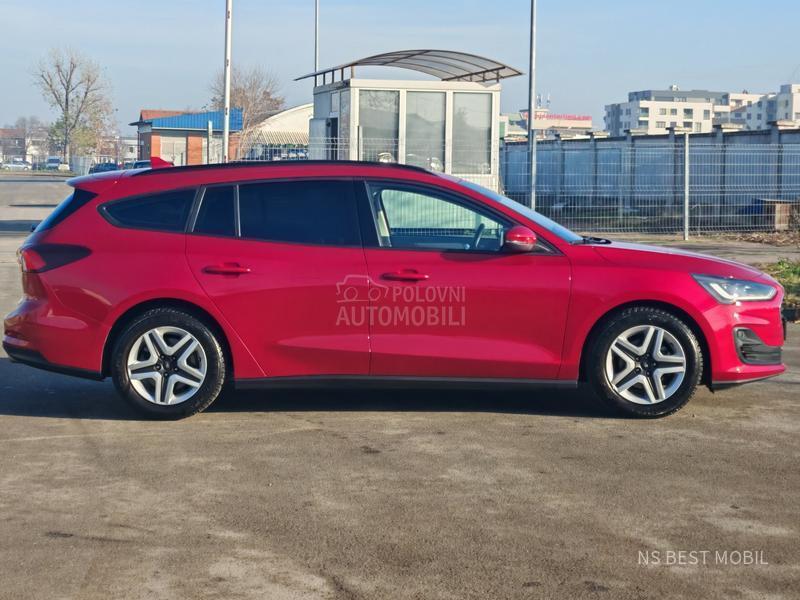 Ford Focus 1.5TDCi LED/NAV/PDC