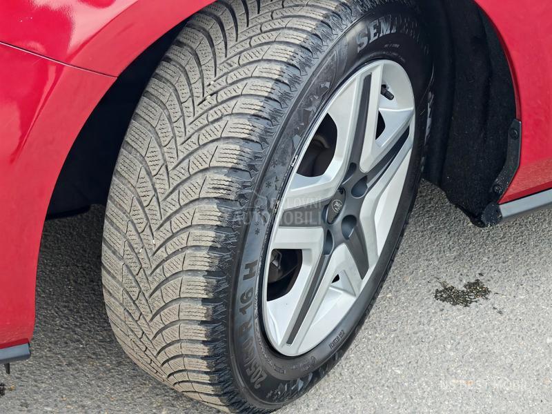 Ford Focus 1.5TDCi LED/NAV/PDC