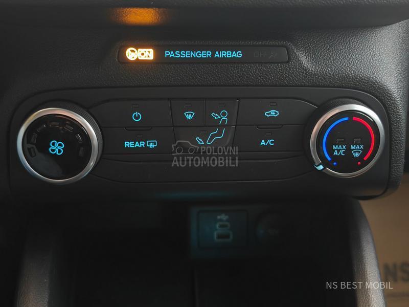 Ford Focus 1.5TDCi LED/NAV/PDC