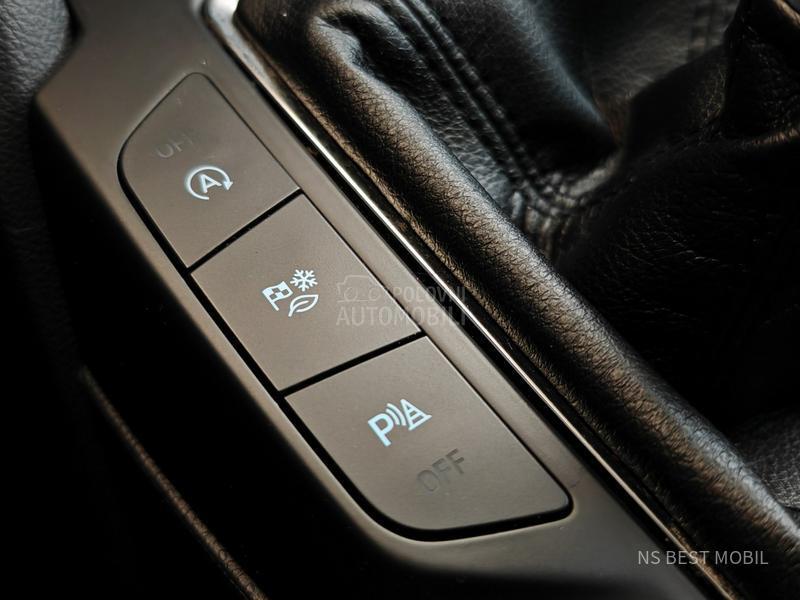 Ford Focus 1.5TDCi LED/NAV/PDC