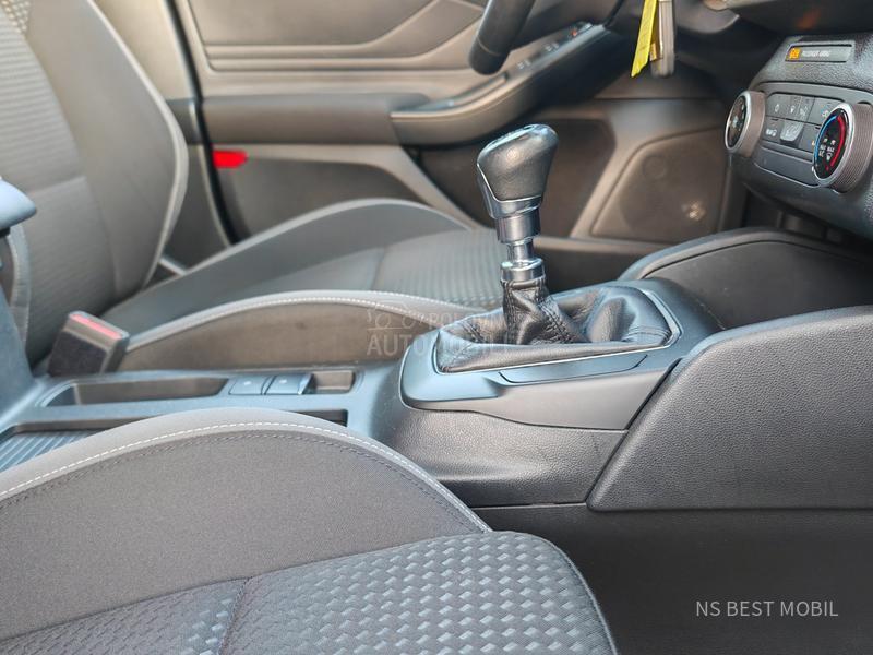 Ford Focus 1.5TDCi LED/NAV/PDC