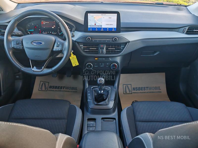 Ford Focus 1.5TDCi LED/NAV/PDC