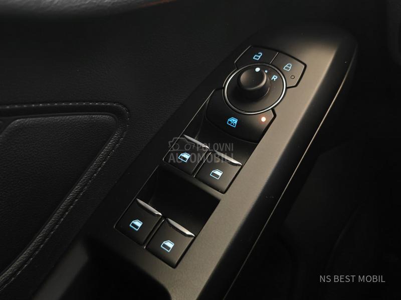 Ford Focus 1.5TDCi LED/NAV/PDC