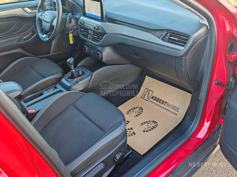 Ford Focus 1.5TDCi LED/NAV/PDC