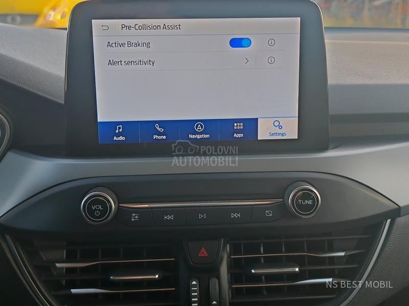 Ford Focus 1.5TDCi LED/NAV/PDC