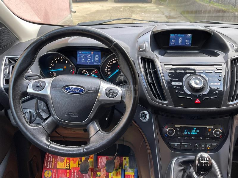 Ford Kuga 1.6 T0P / SWICA /