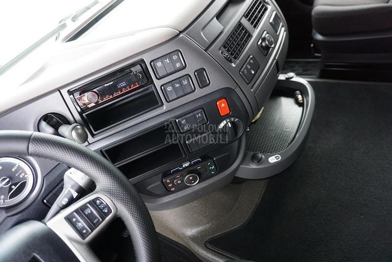 DAF 106 tegljač DOM1648