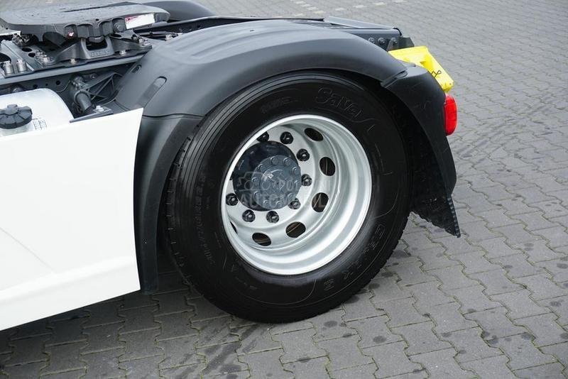 DAF 106 tegljač DOM1648