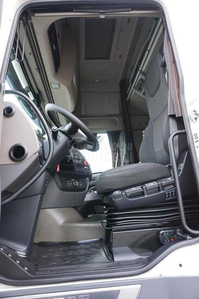 DAF 106 tegljač DOM1648