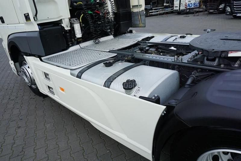 DAF 106 tegljač DOM1648