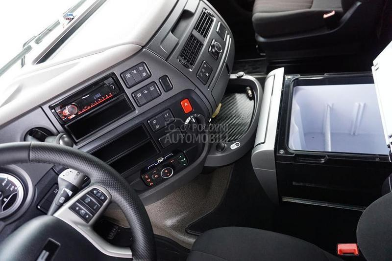 DAF 106 tegljač DOM1648