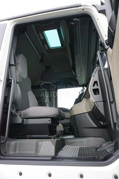 MAN TGX tegljač DOM1649