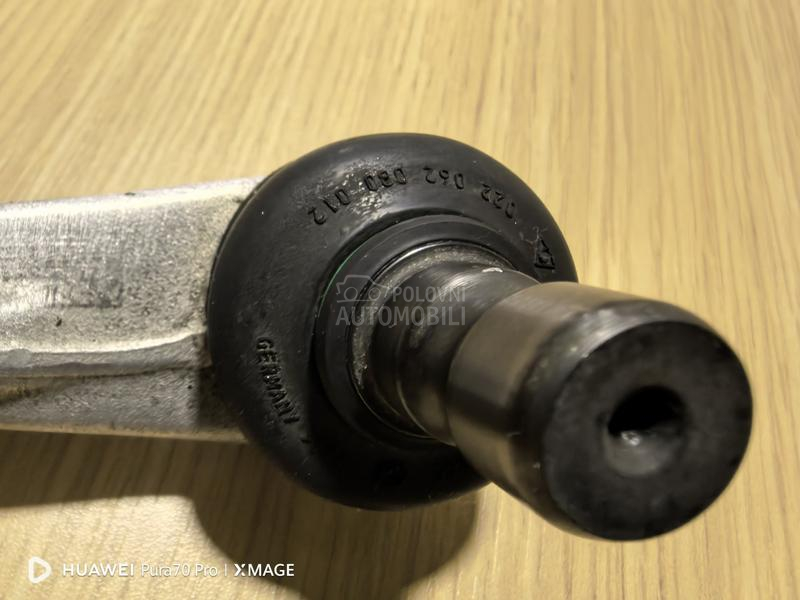 prednja desna gornja ramena