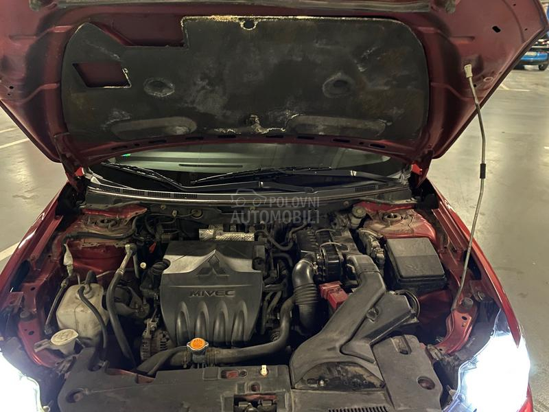 Mitsubishi Lancer 