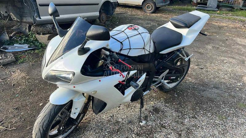 Yamaha r1