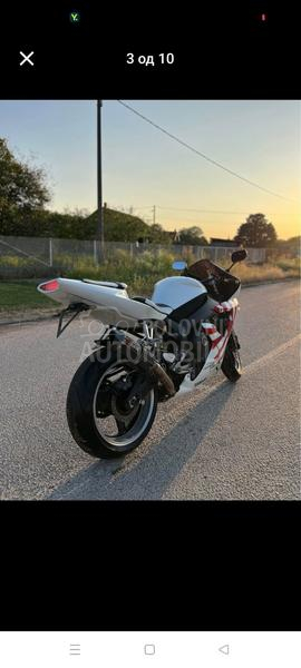 Yamaha r1
