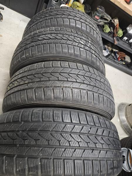 Falken 235/60 R17 Zimska