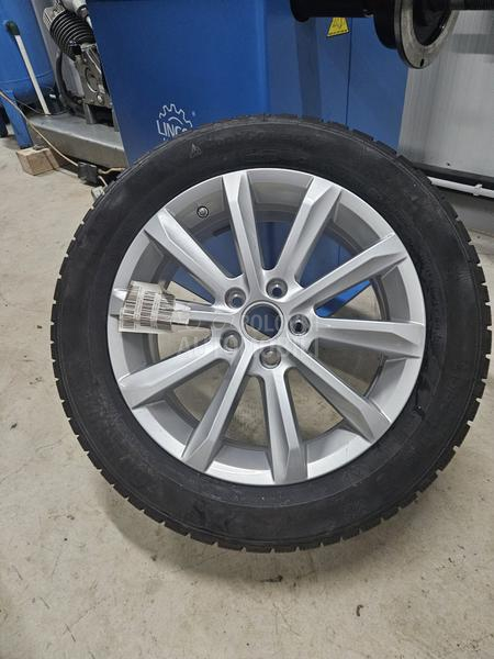Continental 215/55 R17 Zimska