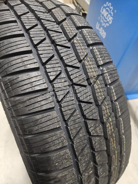 Continental 215/55 R17 Zimska