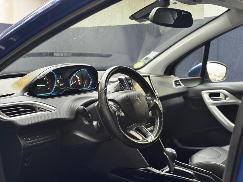 Peugeot 2008 A/T ALLURE NAVY
