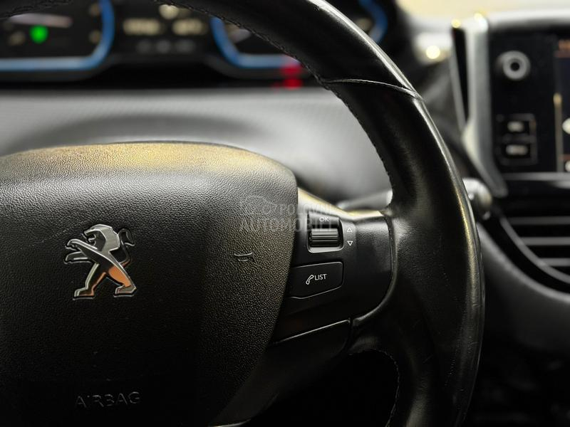 Peugeot 2008 A/T ALLURE NAVY