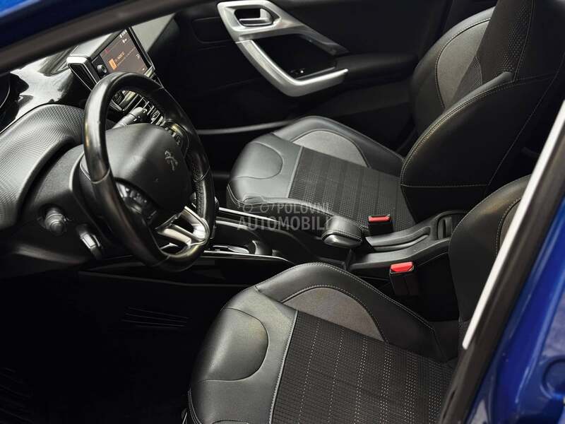 Peugeot 2008 A/T ALLURE NAVY