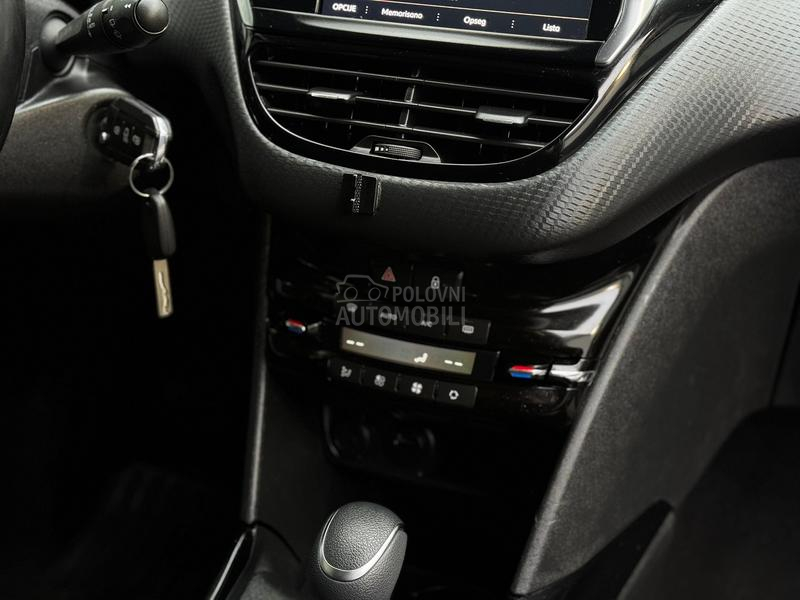 Peugeot 2008 A/T ALLURE NAVY