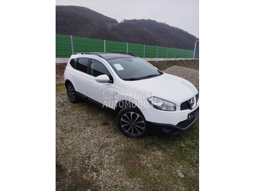 Nissan Qashqai + 2 